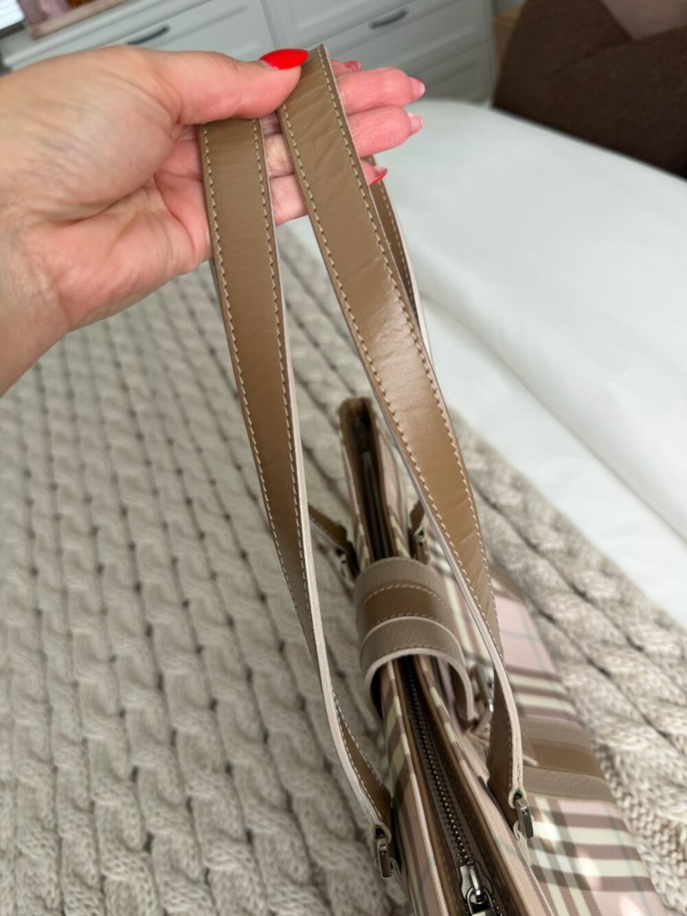 Burberry Pink Nova Check Medium Tote Bag - Picture 6 of 11